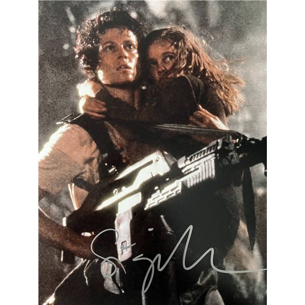 Aliens Sigourney Weaver signed movie photo