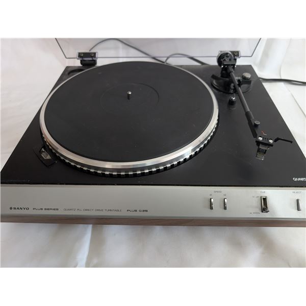 Sanyo Direct Drive Turntable Quartz PLL Plus Series Q25