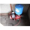 Image 1 : 3/4HP pressure tank pump, SER:97080701, 3/4" adapter, Flotec 2 gallon inline pressure tank