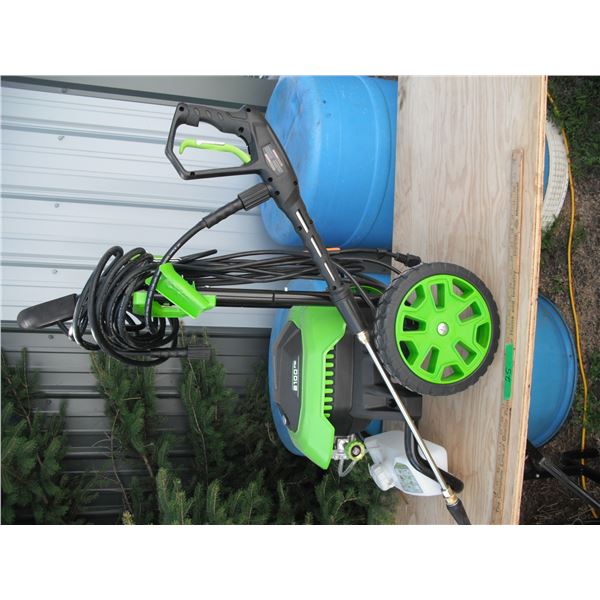 2100 Greenworks pressure washer with wand - electric