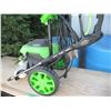 Image 2 : 2100 Greenworks pressure washer with wand - electric