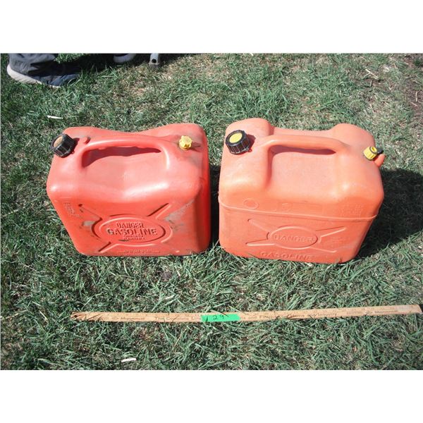 2x 5 gallon gas cans