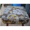 Image 2 : vintage stool/ottoman
