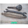 Image 1 : Vintageantique wrench, rolling pin and mallet/hammer