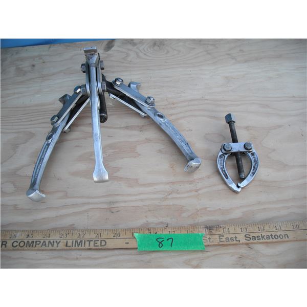 2 gear pullers - 150mm/6" and mini Craftsman