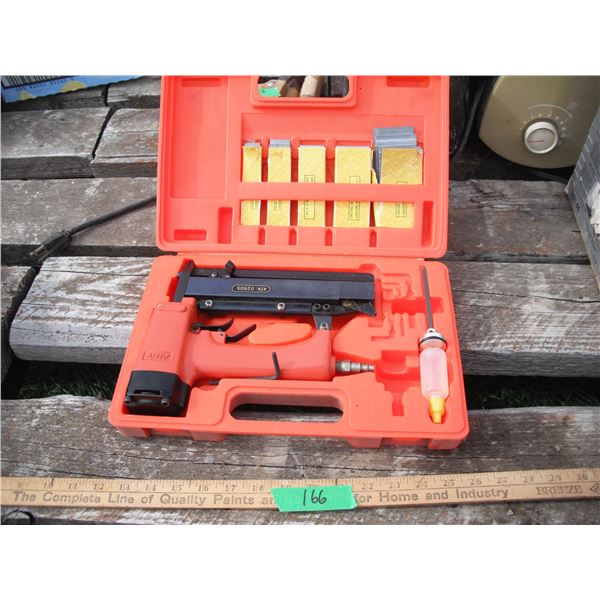 Airy finishing nailer with staples in case