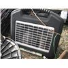 Image 6 : Patriot Solarguard 155 solar elctric fence charger with 30x electric fence poles and 2 partial rolls