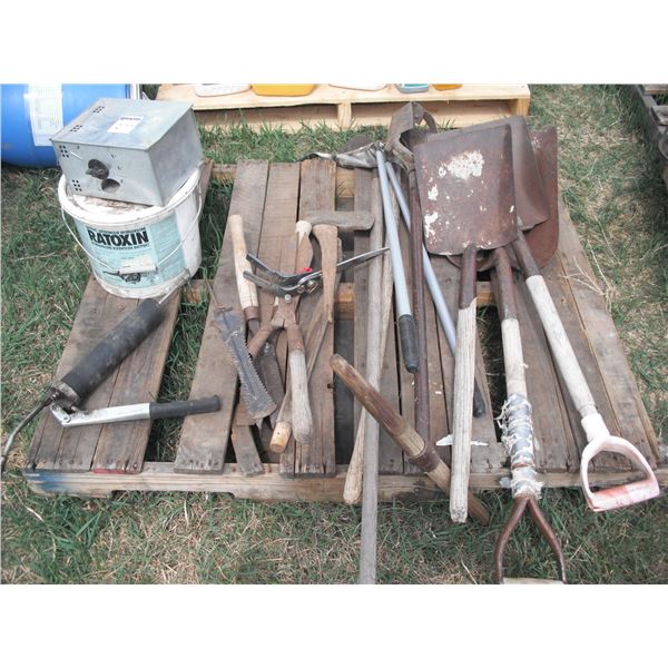 pallet lot i garden tools, grease gun, etc.
