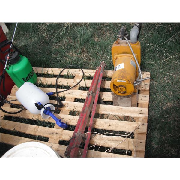 pallet lot - 2 garden sprayers, vintage jack and Monarch pressure pump