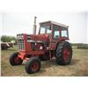 Image 1 : International Harvester 1066 tractor with duals SER:2610178U060603