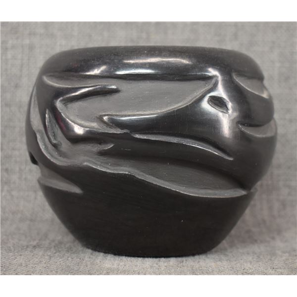 SANTA CLARA POTTERY VASE (FRANCIS NARANJO)