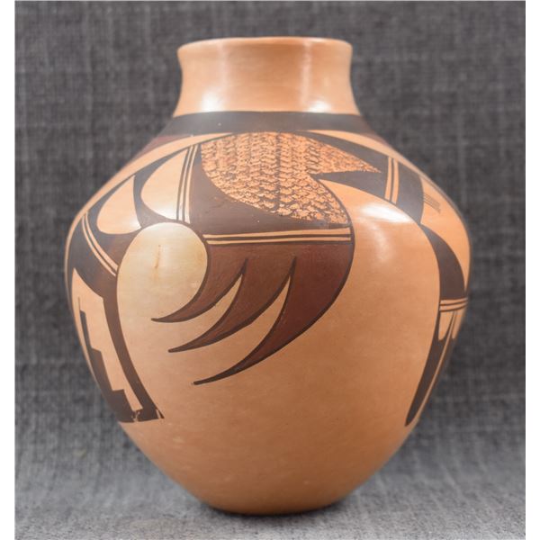HOPI  POTTERY VASE (DOLLY NAVASIE)