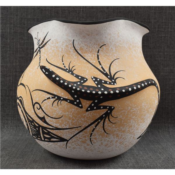 ZUNI POTTERY JAR (DELDRICK & LORENDA CELLICION)