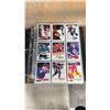 Image 2 : COMPLETE SET IN BINDER SLEEVES 1994-95 TOPPS PREMIER HOCKEY (550 CARDS)
