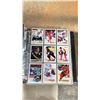 Image 5 : COMPLETE SET IN BINDER SLEEVES 1994-95 TOPPS PREMIER HOCKEY (550 CARDS)