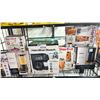 Image 1 : SHELF OF ASSORTED ITEMS INCLUDING; HAMILTON BEACH COFFEE MAKER TRIO, STARFRIT PERSONAL BLENDER,