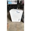 Image 1 : MIDEA DEHUMIDIFIER