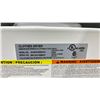 Image 8 : SAMSUNG AQUAJET VRT WHITE TOP ENTRY CLOTHES WASHER & SAMSUNG MOISTURE SENSOR WHITE FRONT