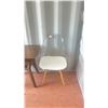 Image 2 : 2 DINING CHAIRS & SMALL WOODEN SIDE TABLE ( LOCATED IN SHIPPING CONTAINER - FXLU 178513 1 )