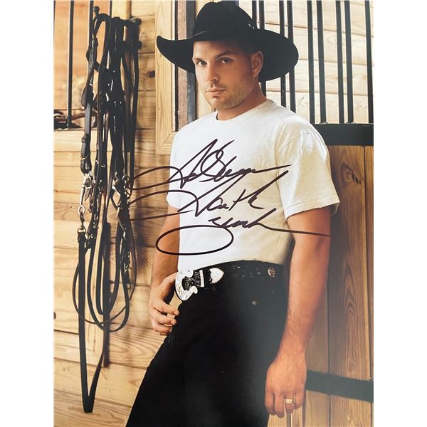 Garth Brooks signed photo