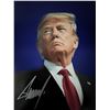 Image 1 : US President Donald Trump signed photo