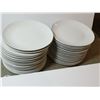 Image 2 : LOT DE 36 ASSIETTES RONDE 8.5"d.