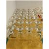 Image 2 : LOT DE 24 COUPES À EAU