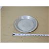 Image 1 : LOT DE 28 MOULES À TARTE EN MÉTAL 10"