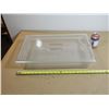 Image 1 : CONTENANT EN PLASTIQUE A/COUVERCLE 13"x21"x4"