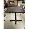 Image 1 : TABLE BISTRO DESSU EN PIERE 30"x24"x30"