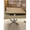 Image 1 : TABLE BISTRO 30"x24"x30"