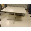 Image 2 : TABLE BISTRO 40"x30"