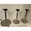 Image 1 : LOT DE 3 PIEDS DE TABLE
