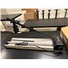 Image 1 : SYSTÈME D'EMBALLAGE SOUS FILM RÉTRACTABLE INDUSTRIEL SUPER SEALER TRAC #SS 32 DS  696w
