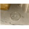 Image 2 : BTE DE +/-4000 CONTENEURS PLASTIQUE CLAIR 2oz