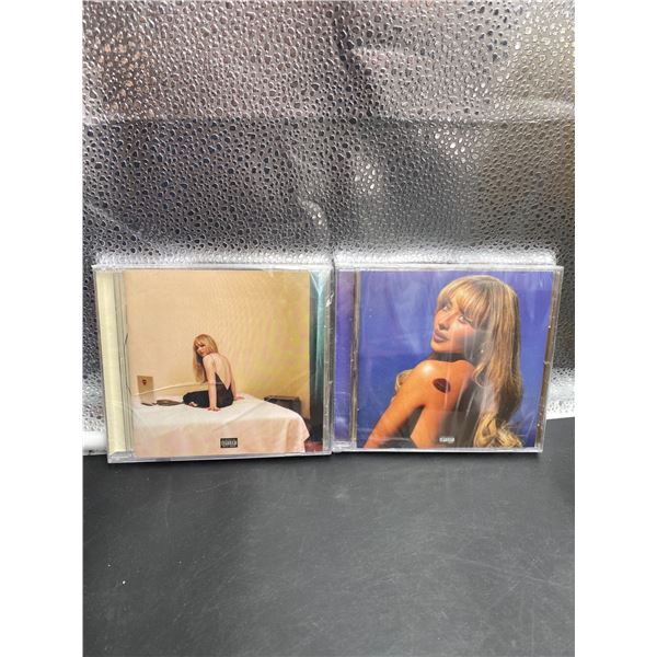 Sabrina Carpenter CDs: ÔEmails I CanÕt SendÕ and ÔShort NÕ SweetÕ