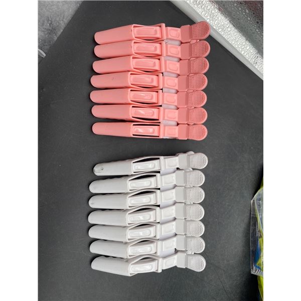 Hair Styling Clips In Pink And White