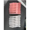 Image 1 : Hair Styling Clips In Pink And White