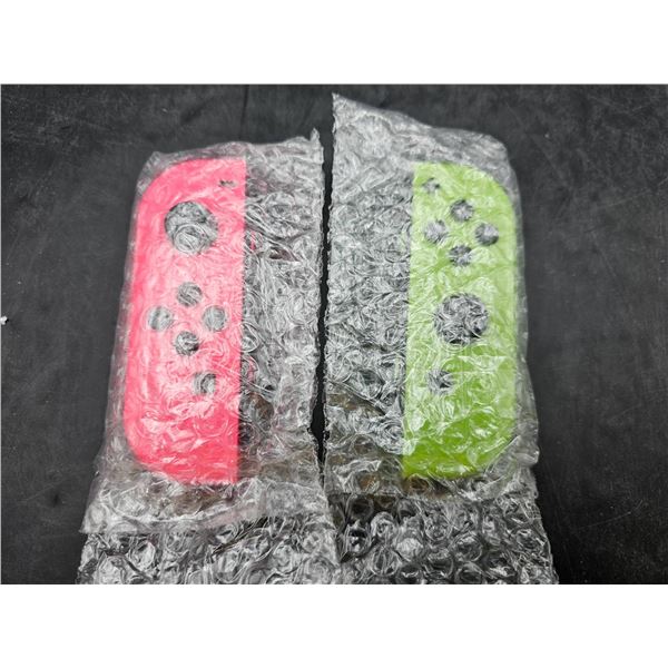 Joy-Con (L) and (R) Controllers for Nintendo Switch Ð Neon Red/Green
