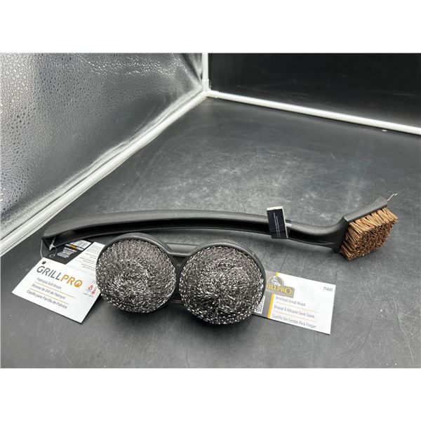 GrillPro Triple Action Grill Cleaning Brush SetÊÊ