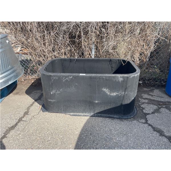 Rectangular Black Plastic Livestock Water Trough Ð 48in x 24in x 24inÊ