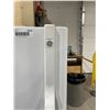 Image 3 : GE Top-Freezer Refrigerator in White