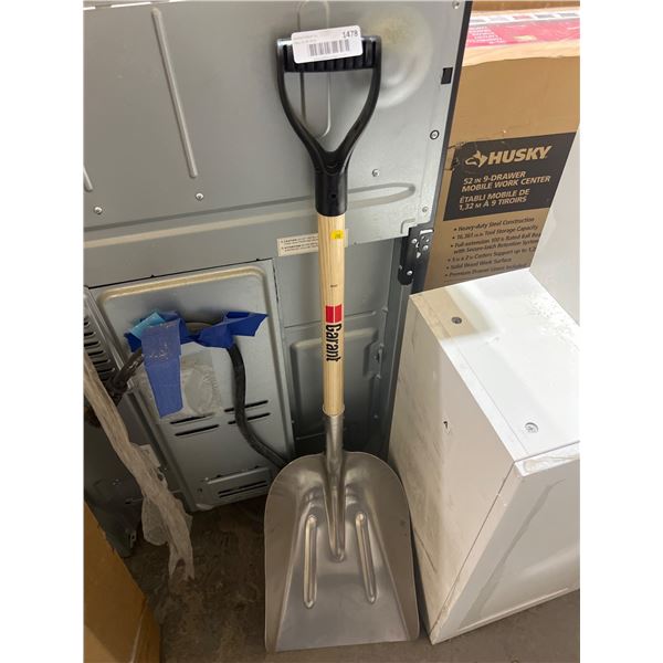 Garant Aluminum Snow Shovel with Wooden Handle