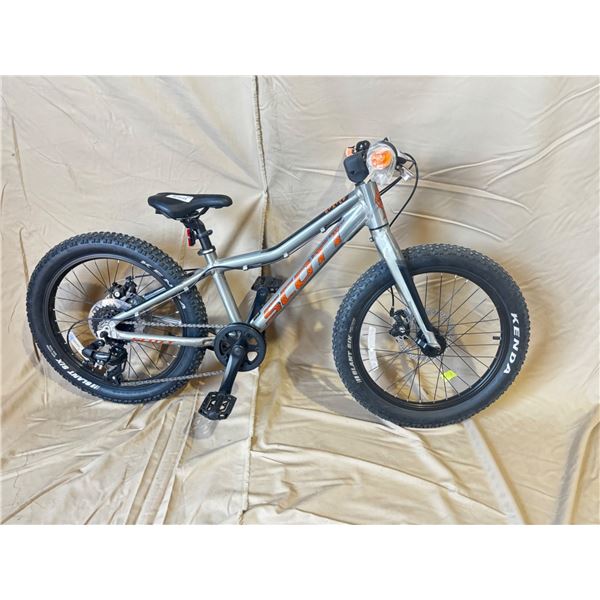 Scott Roxter 20-Inch Junior Mountain Bike With Kenda Tires