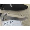 Image 2 : Winchester Skinning/Hunting Knife with Scabbard