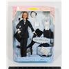 Image 1 : #828 MILLICENT ROBERTS PINSTRIPE POWER BARBIE 1997