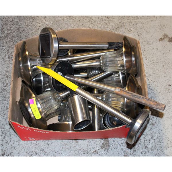 10 USED SOLAR LIGHTS & 3 SOLAR PATH LIGHTS