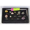 Image 1 : 18 ESTATE RINGS INCLUDES TRAY-ESTATE