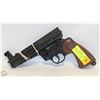 Image 1 : CROSMAN 17.7 CAL PELLET AIR REVOLVER WITH 2