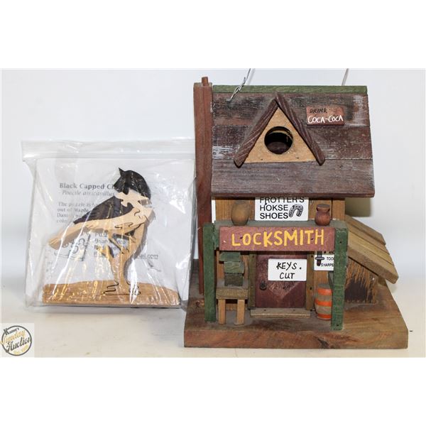 WOODEN HANGING BIRD HOUSE